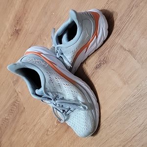 Hoka One women's Clifton8